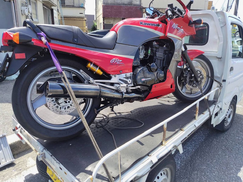 Kawasakiカワサキ【GPZ900】